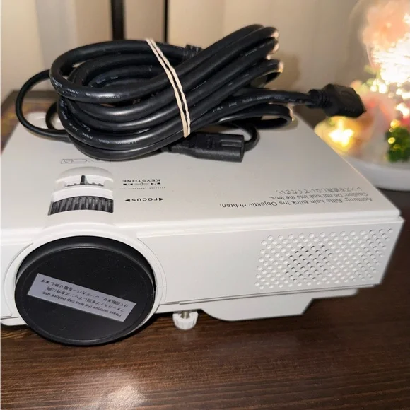 Compact White Projector - Picture 2 of 4